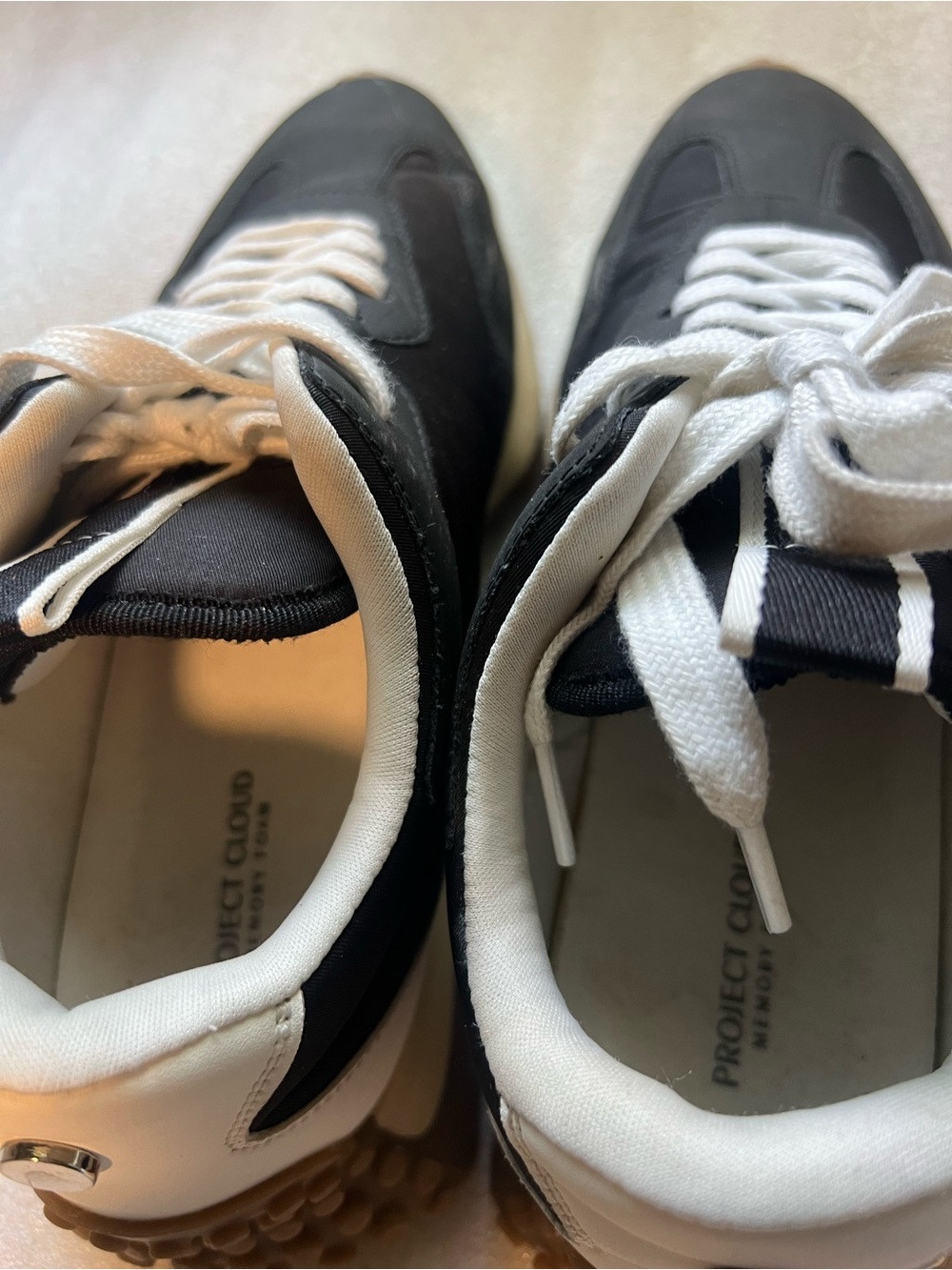 Project Cloud trendy Women’s shoes size 9 Black and White Low-Top Sneakers - Picture 4 of 11